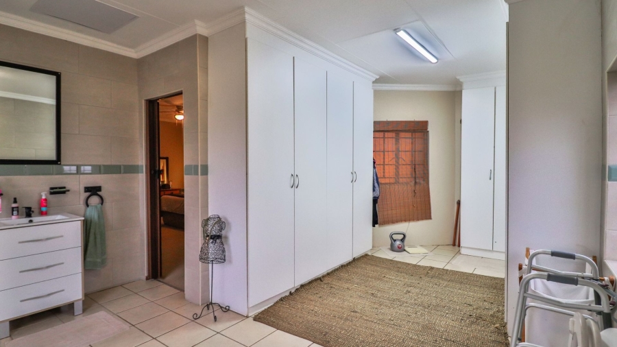 4 Bedroom Property for Sale in Olifantsnek North West